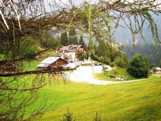 Rifugio Caltena Fiera Di Primiero Dış mekan fotoğraf